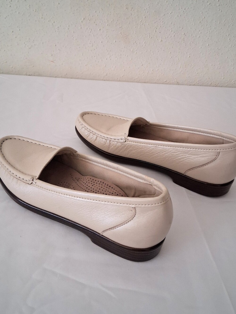 SAS Women's Cream Leather Slip-On Loafers